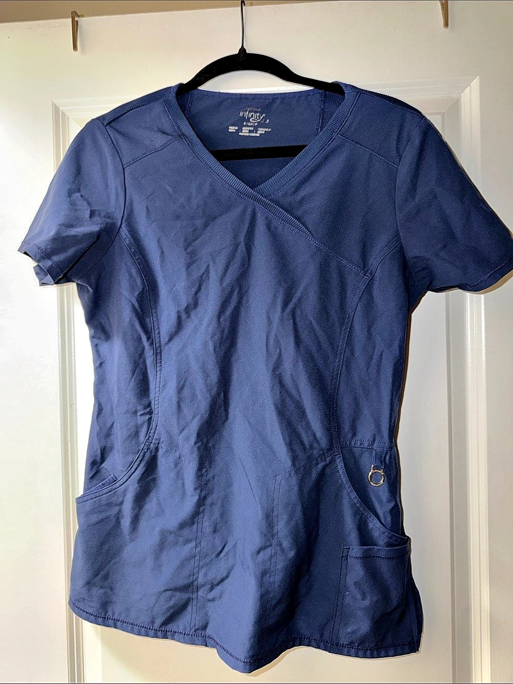Cherokee Infinity Women's Scrub Top in Blue Size Small